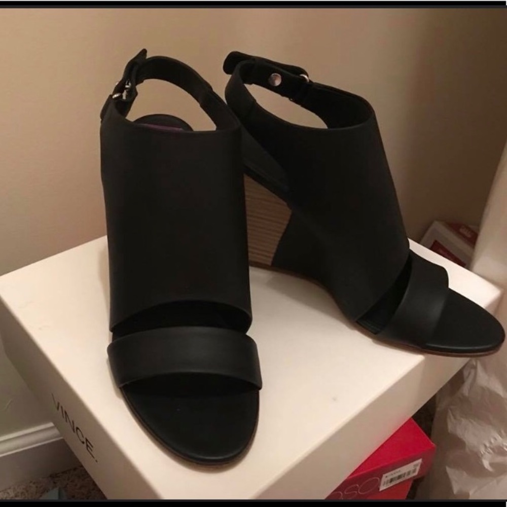 VINCE Karen Leather Wedge